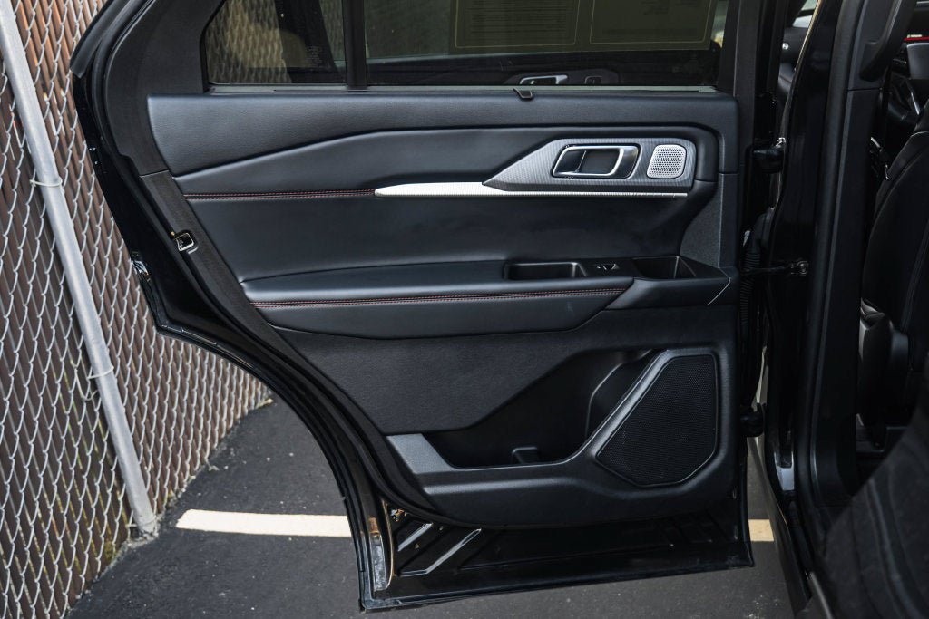 Certified 2025 Ford Explorer ST AWD/4WD image 17
