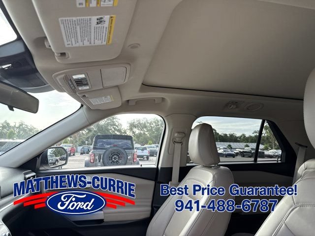 Certified 2022 Ford Explorer XLT w/ Equipment Group 202A RWD image 11