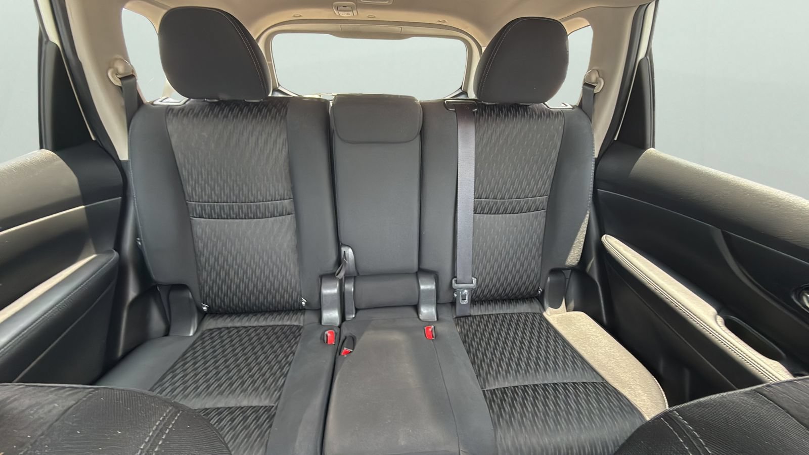 Used 2018 Nissan Rogue SV w/ Premium Package FWD image 25