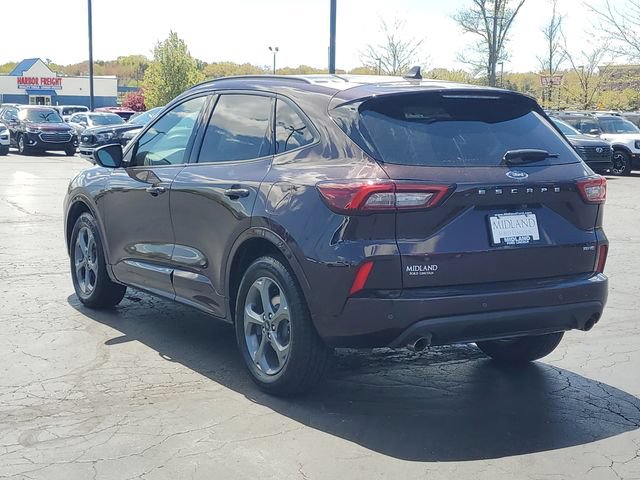 Certified 2023 Ford Escape ST-Line w/ Tech Pack #1 AWD/4WD image 4