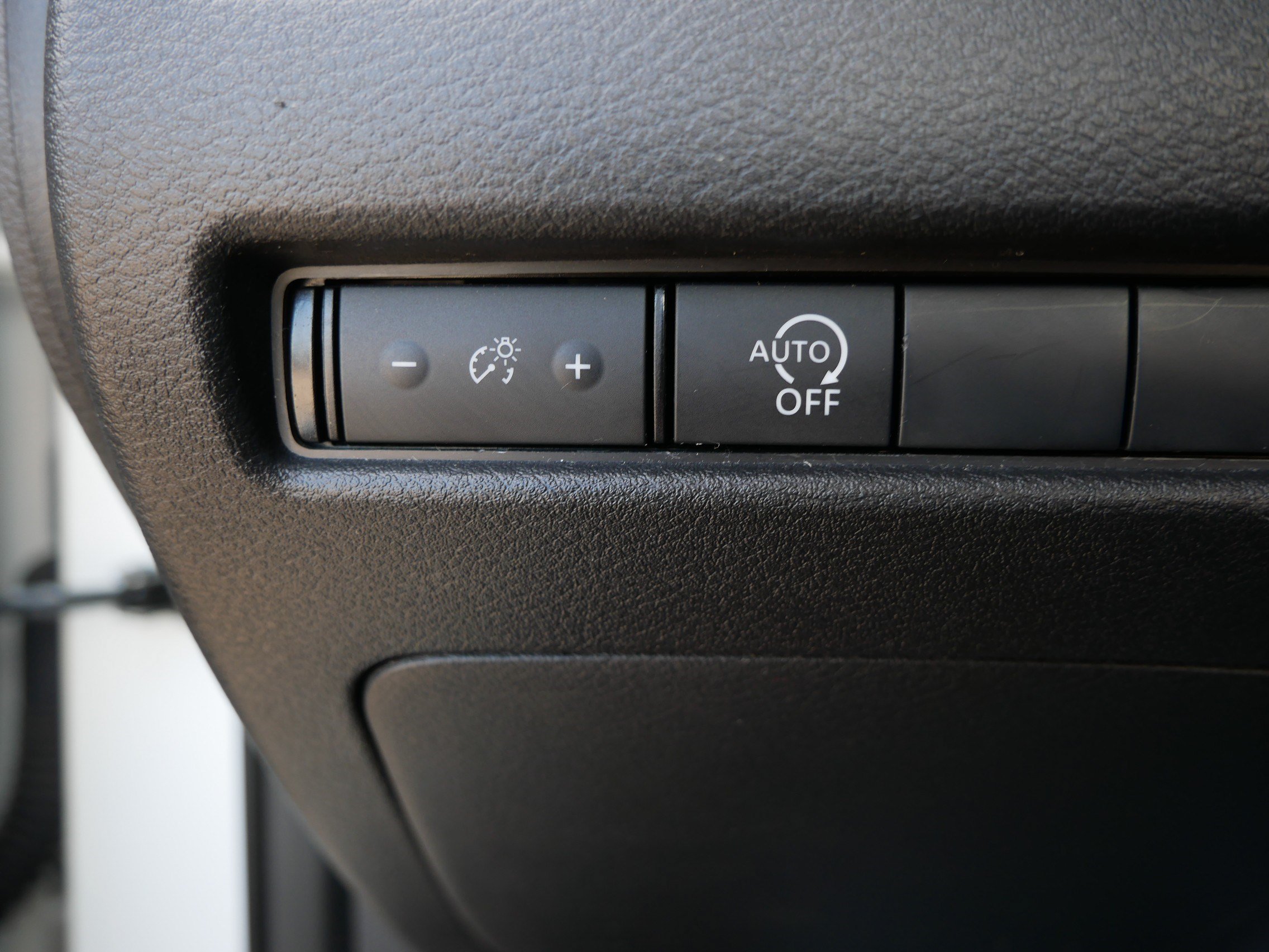 Used 2024 Nissan Rogue S AWD/4WD image 26