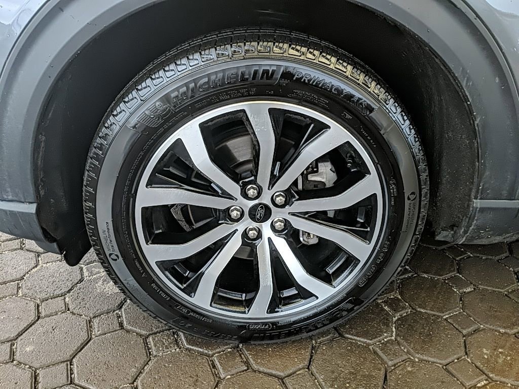 Certified 2025 Ford Explorer ST-Line w/ Premium Package image 9