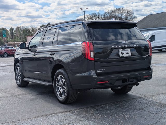 Certified 2025 Ford Expedition Active image 3