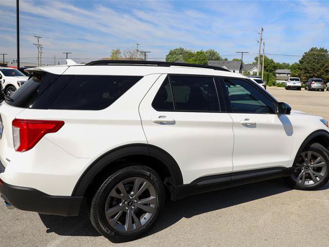 Certified 2024 Ford Explorer XLT w/ XLT Sport Appearance Package AWD/4WD image 7