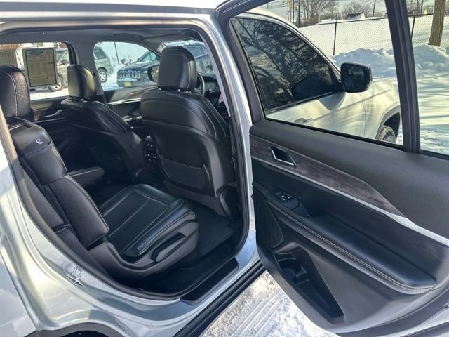 Used 2024 Jeep Grand Cherokee L Limited image 18