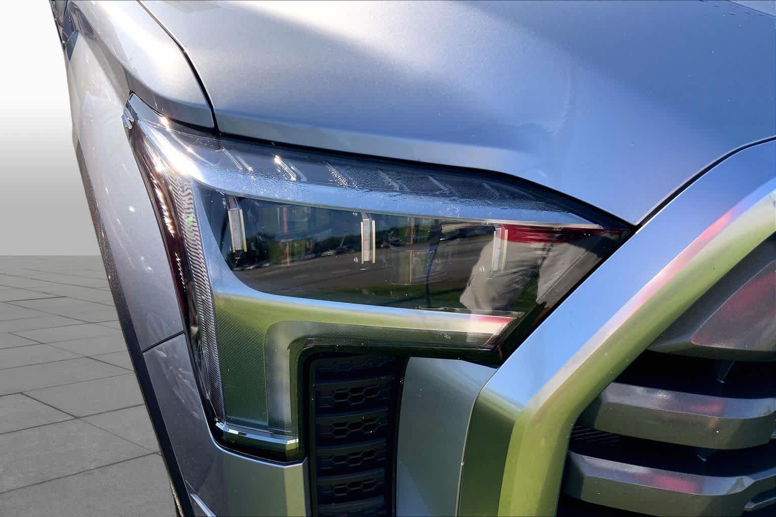 Used 2024 Toyota Tundra Limited AWD/4WD image 27