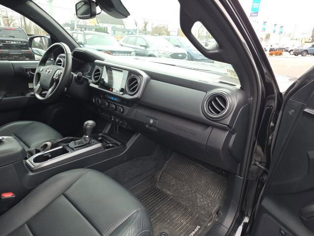 Used 2019 Toyota Tacoma 4x4 Double Cab image 11