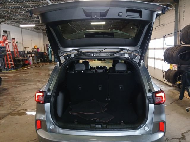 Certified 2023 Ford Escape ST-Line w/ Tech Pack #1 image 48