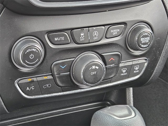 Used 2020 Jeep Cherokee Latitude image 20