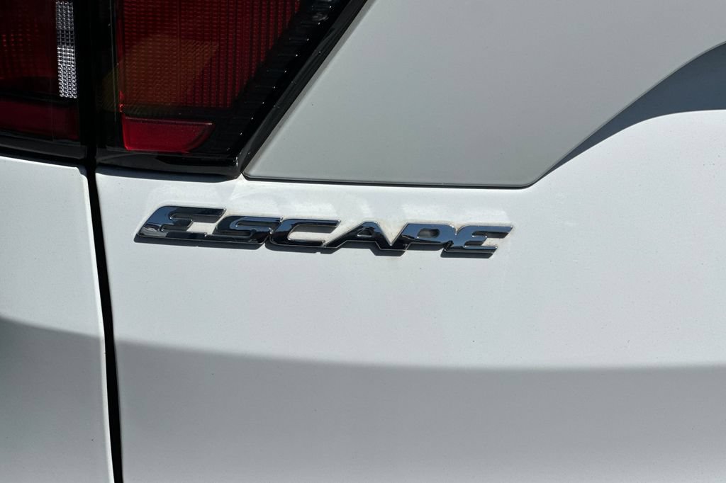 Certified 2018 Ford Escape SEL FWD image 28