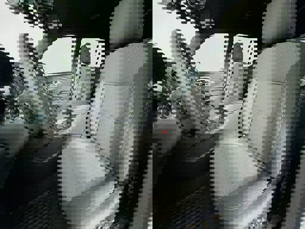 Used 2023 Chevrolet Traverse LT w/ Midnight/Sport Edition image 12