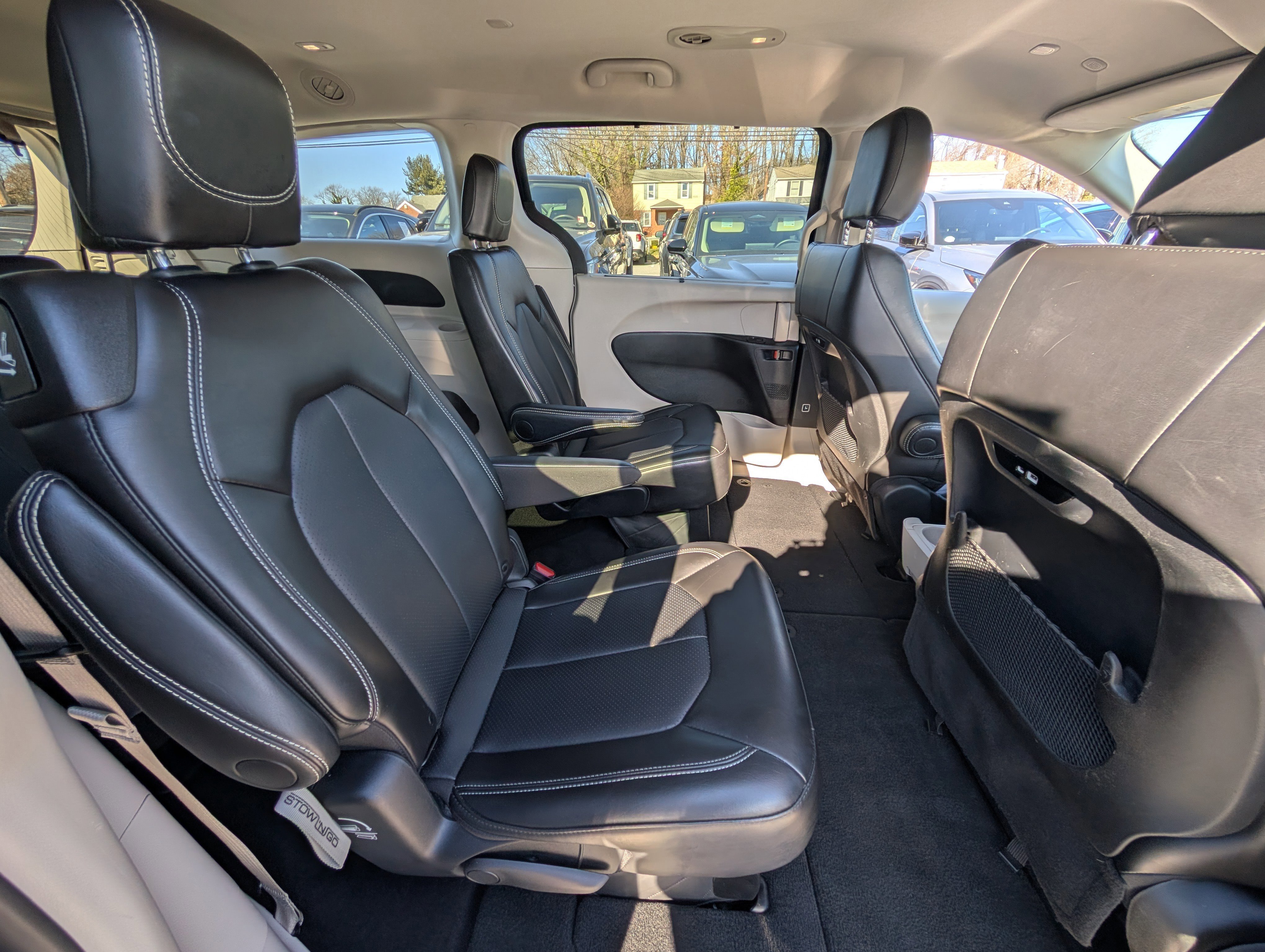 Used 2024 Chrysler Pacifica Touring-L image 13