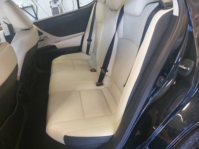 Used 2022 Lexus ES 300h w/ Premium Package image 14