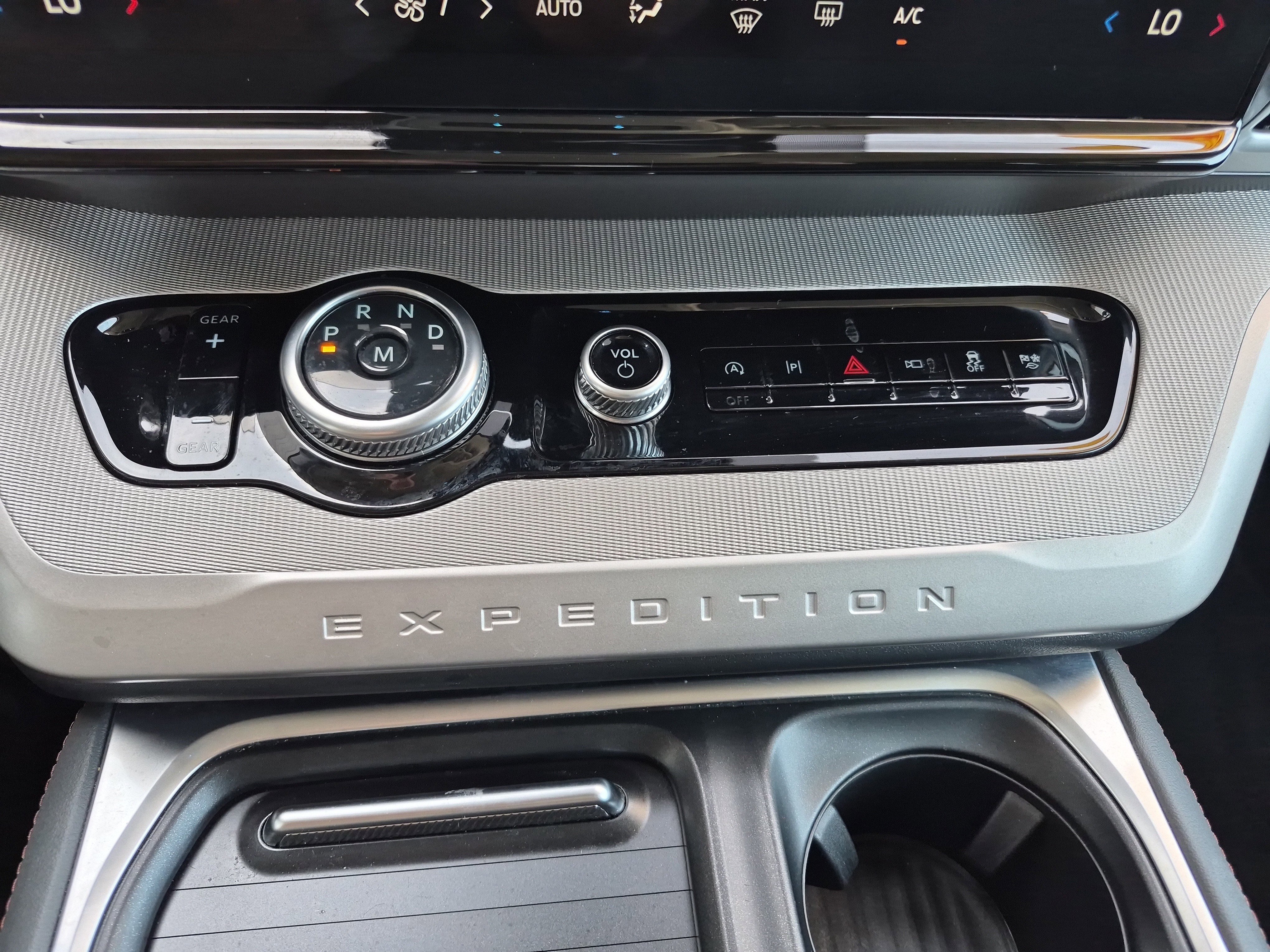 Certified 2025 Ford Expedition Active image 30