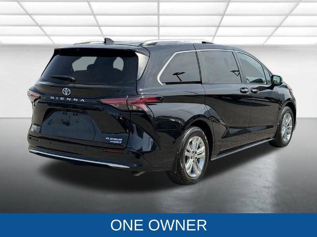 Used 2023 Toyota Sienna Platinum AWD/4WD image 7