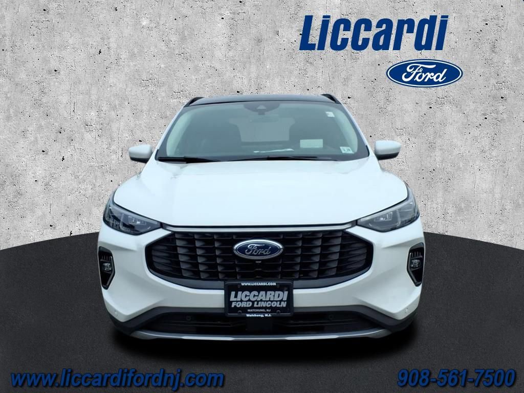 Certified 2023 Ford Escape Platinum w/ Premium Technology Package image 2