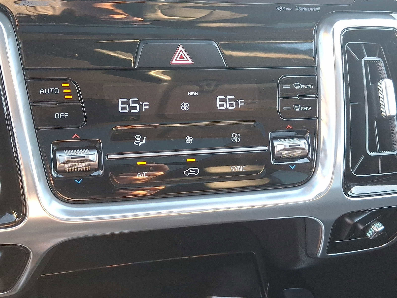 Used 2022 Kia Sorento SX Prestige image 17