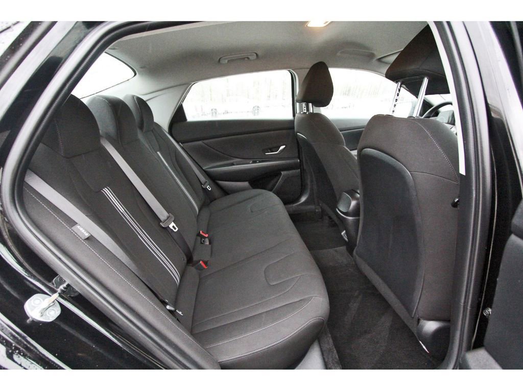 Used 2024 Hyundai Elantra SEL image 10