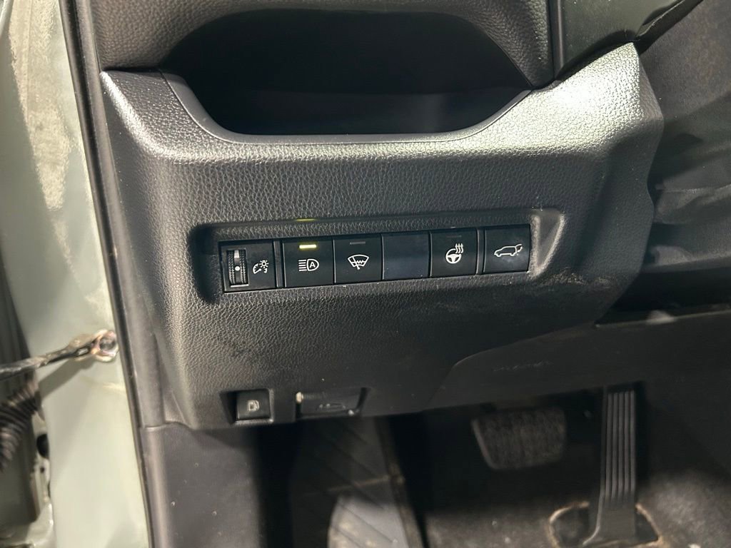 Used 2019 Toyota RAV4 XLE w/ Convenience Package AWD/4WD image 11