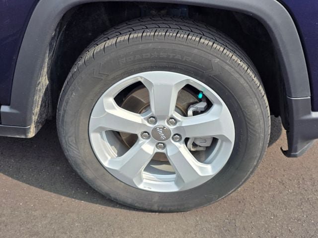 Used 2019 Jeep Compass Latitude w/ Popular Equipment Group AWD/4WD image 6