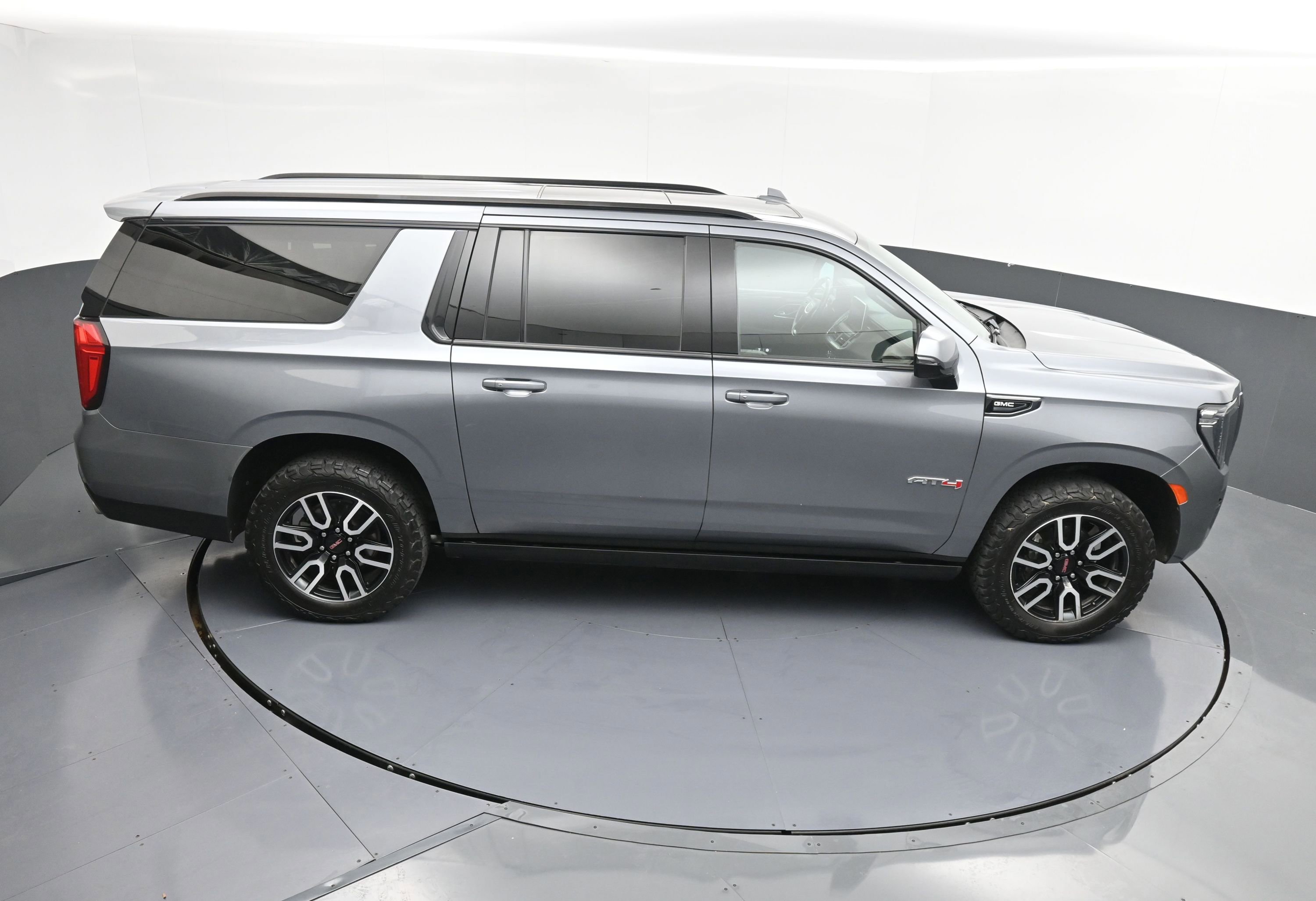 Used 2022 GMC Yukon XL AT4 image 19