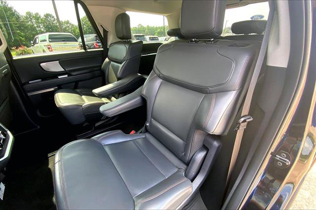 Certified 2025 Ford Expedition Active AWD/4WD image 26