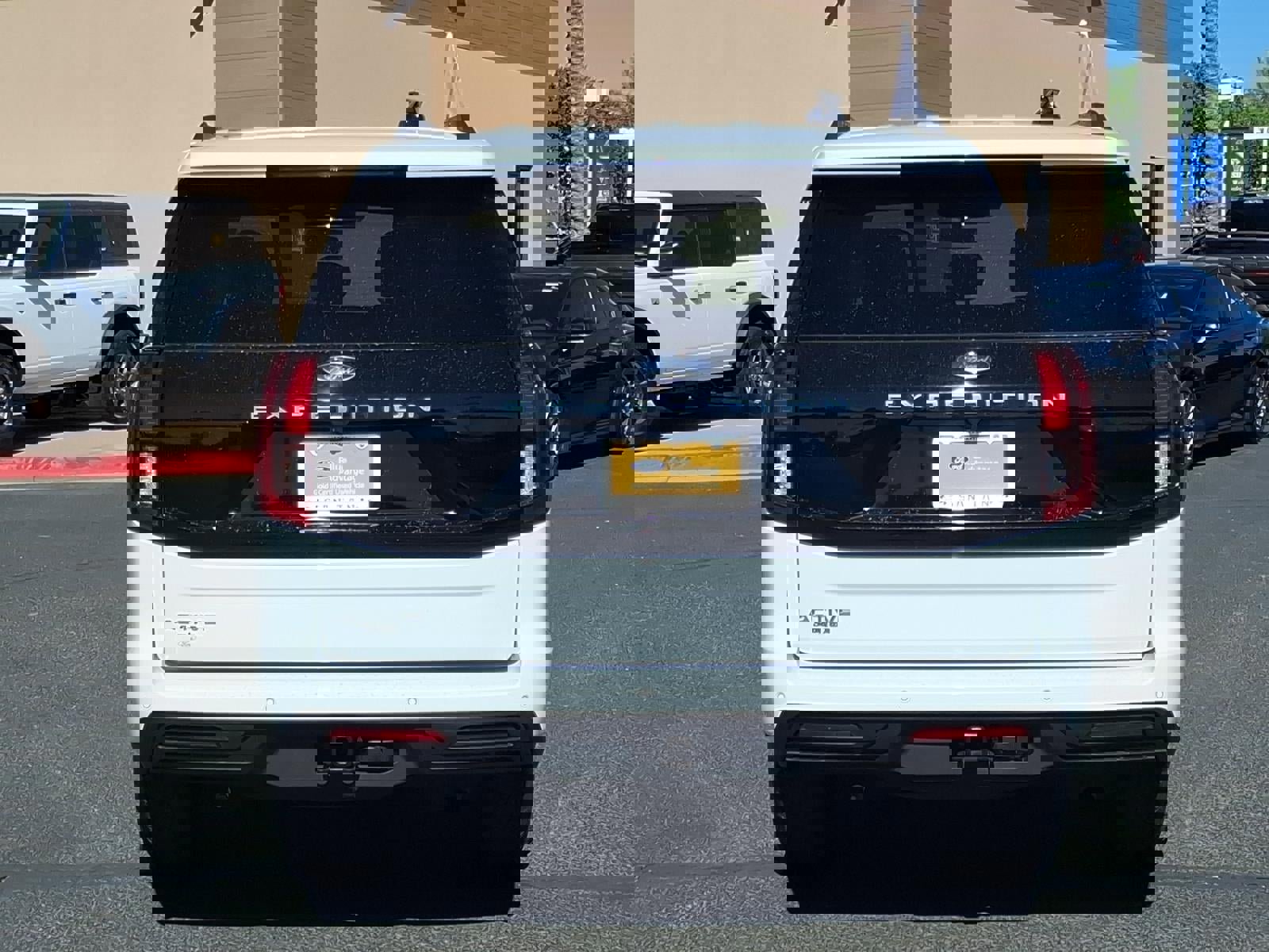 Certified 2025 Ford Expedition Active image 4