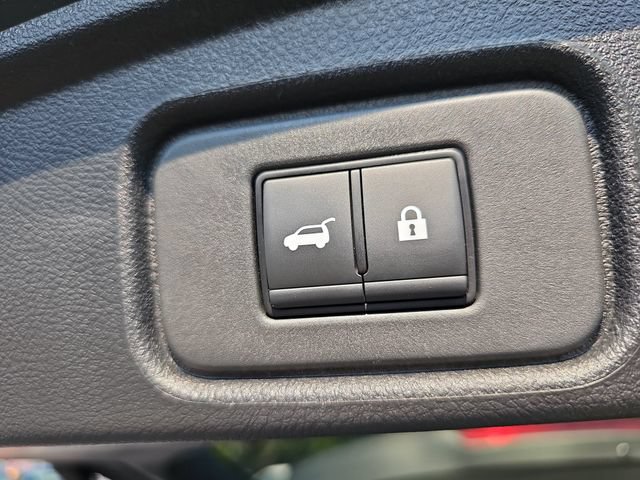 Used 2025 Nissan Pathfinder Platinum FWD image 14