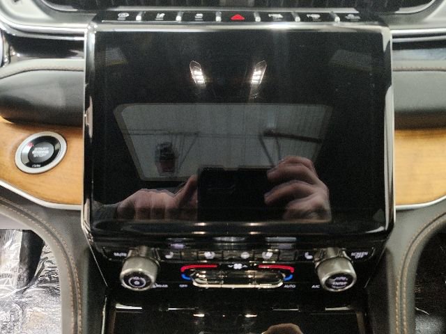 Used 2023 Jeep Grand Cherokee L Summit AWD/4WD image 24