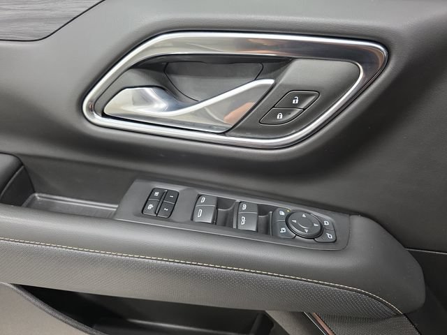 Used 2024 GMC Yukon XL SLT w/ SLT Luxury Package AWD/4WD image 28