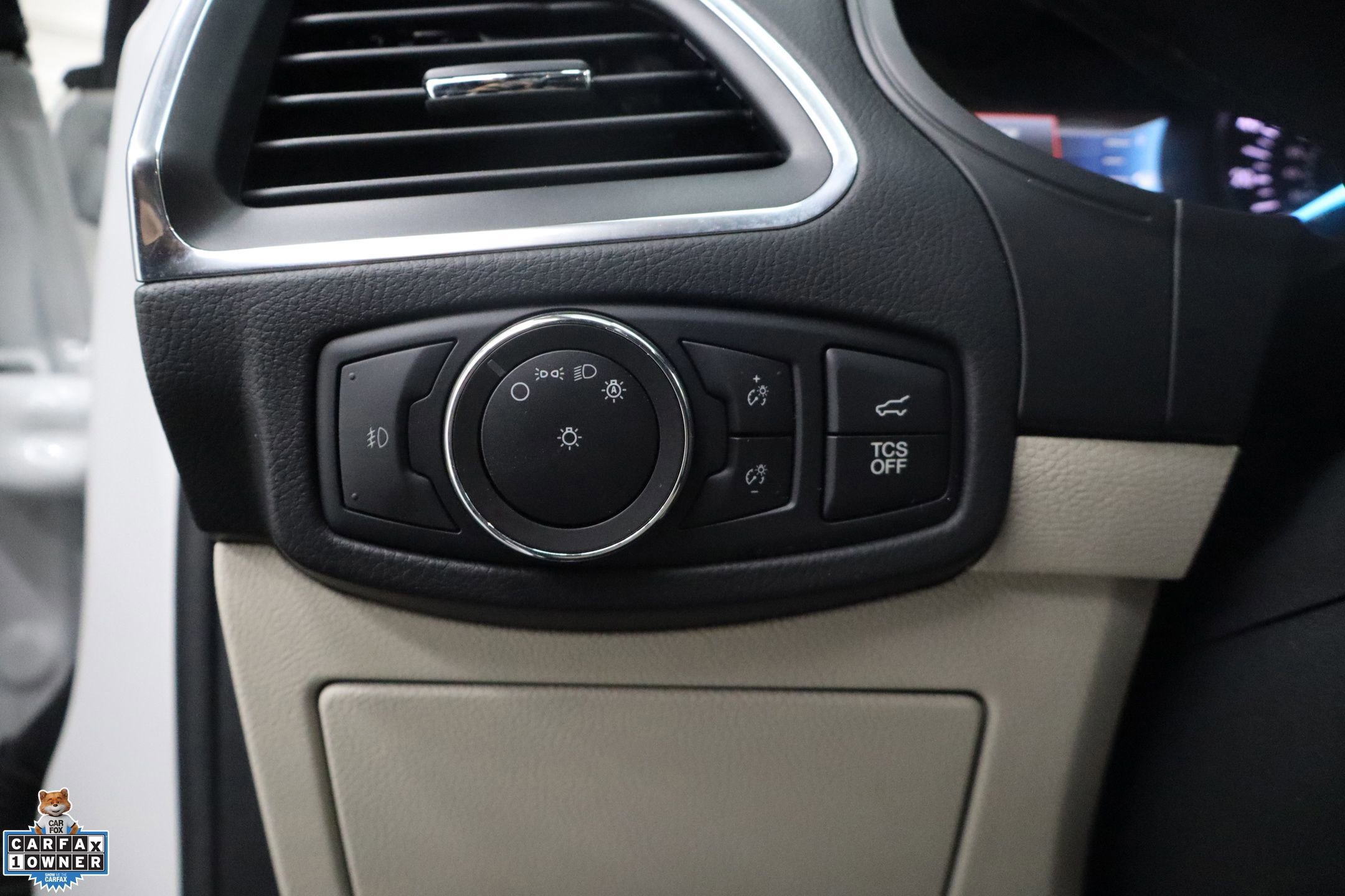 Certified 2022 Ford Edge Titanium AWD/4WD image 21