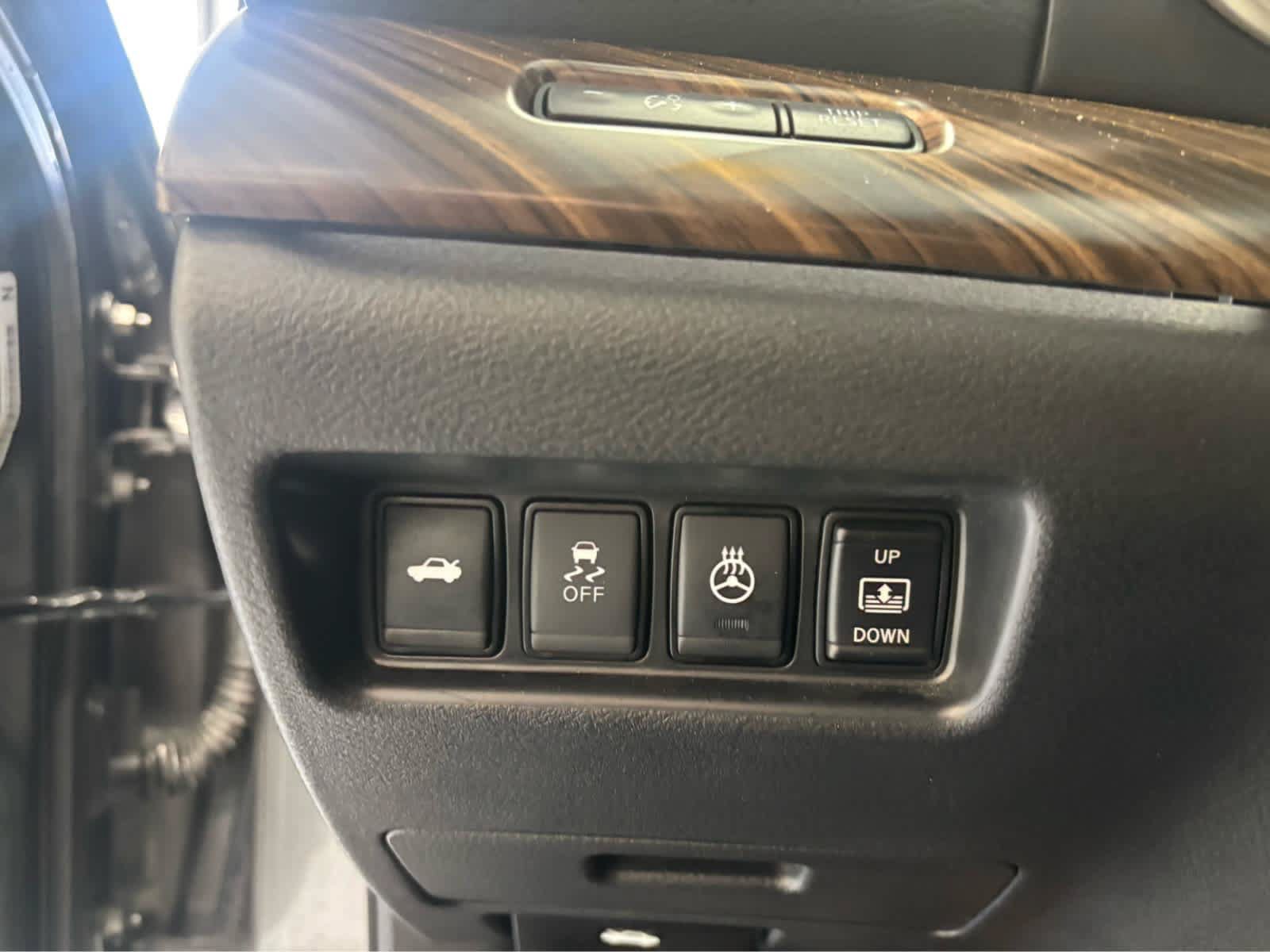 Used 2017 Nissan Maxima Platinum FWD image 17