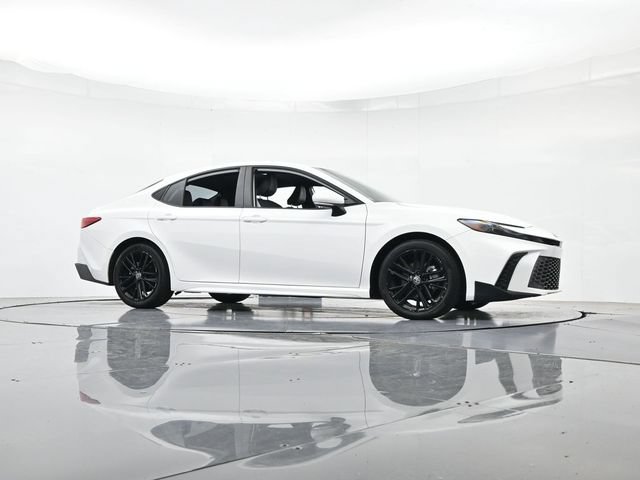 Used 2025 Toyota Camry SE FWD image 35