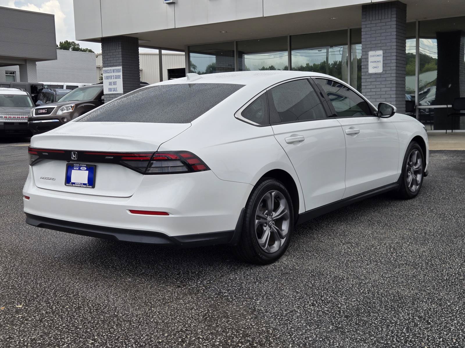 Used 2024 Honda Accord EX image 7