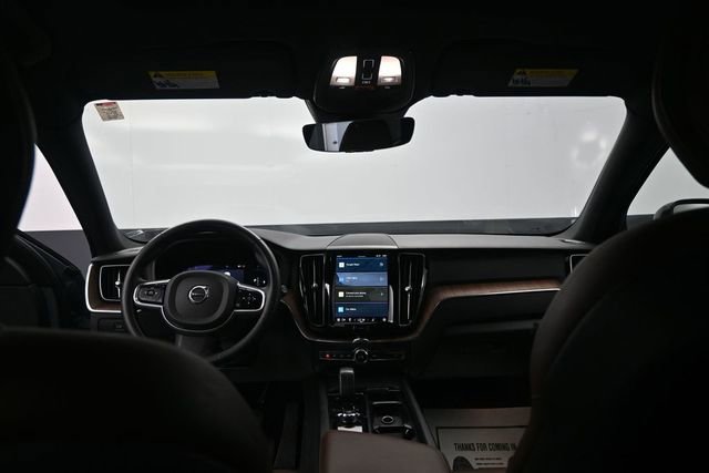 Used 2023 Volvo XC60 B5 Plus w/ Climate Package AWD/4WD image 9