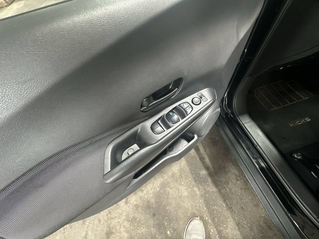 Used 2018 Nissan Kicks S FWD image 19
