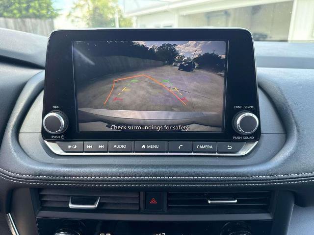 Used 2024 Nissan Rogue SV FWD image 32
