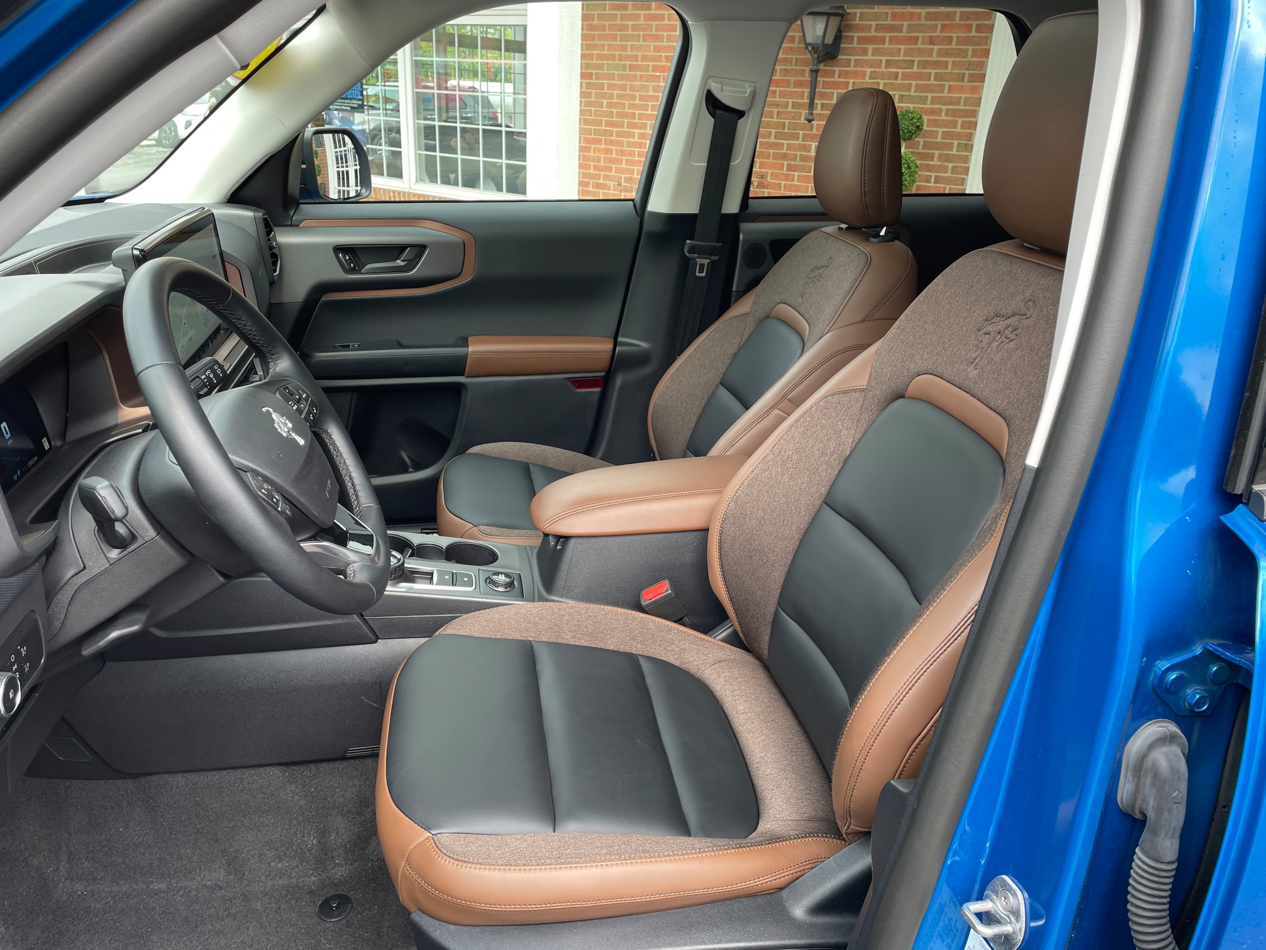 Certified 2025 Ford Bronco Sport Outer Banks w/ Outer Banks Tech Package+ AWD/4WD image 12