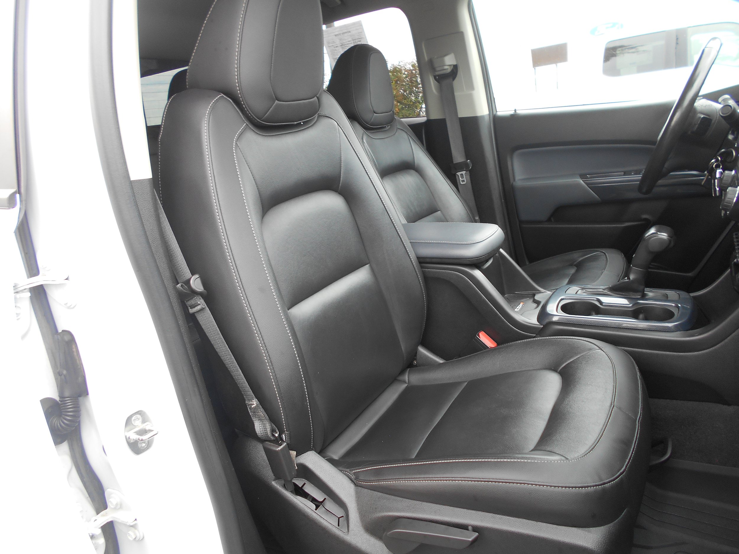 Used 2021 Chevrolet Colorado Z71 w/ Safety Package AWD/4WD image 9
