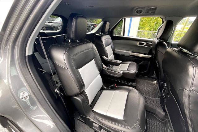Certified 2022 Ford Explorer XLT w/ Equipment Group 202A RWD image 26