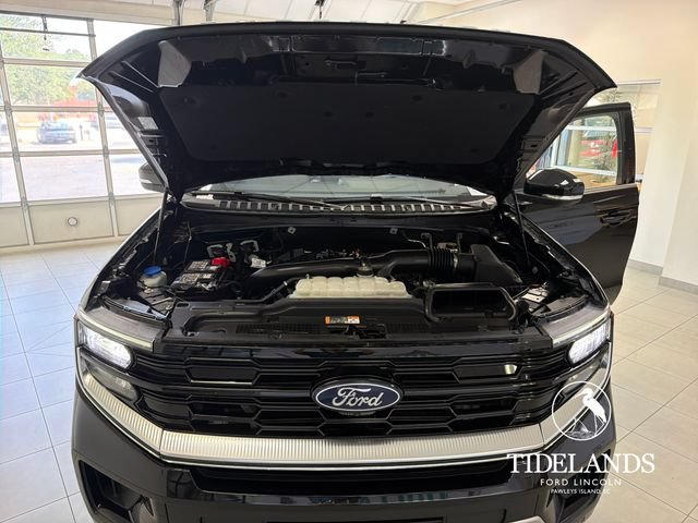 Certified 2025 Ford Expedition Platinum w/ Driver's Package AWD/4WD image 28