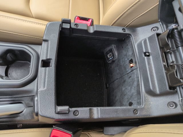 Used 2019 Jeep Wrangler Unlimited Sahara AWD/4WD image 46