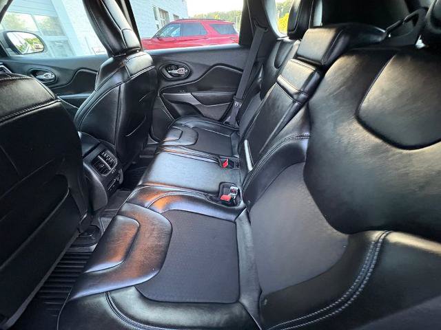 Used 2019 Jeep Cherokee Latitude Plus w/ Comfort/Convenience Group AWD/4WD image 24