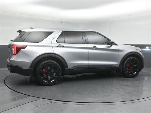 Certified 2021 Ford Explorer ST w/ ST Street Pack image 4