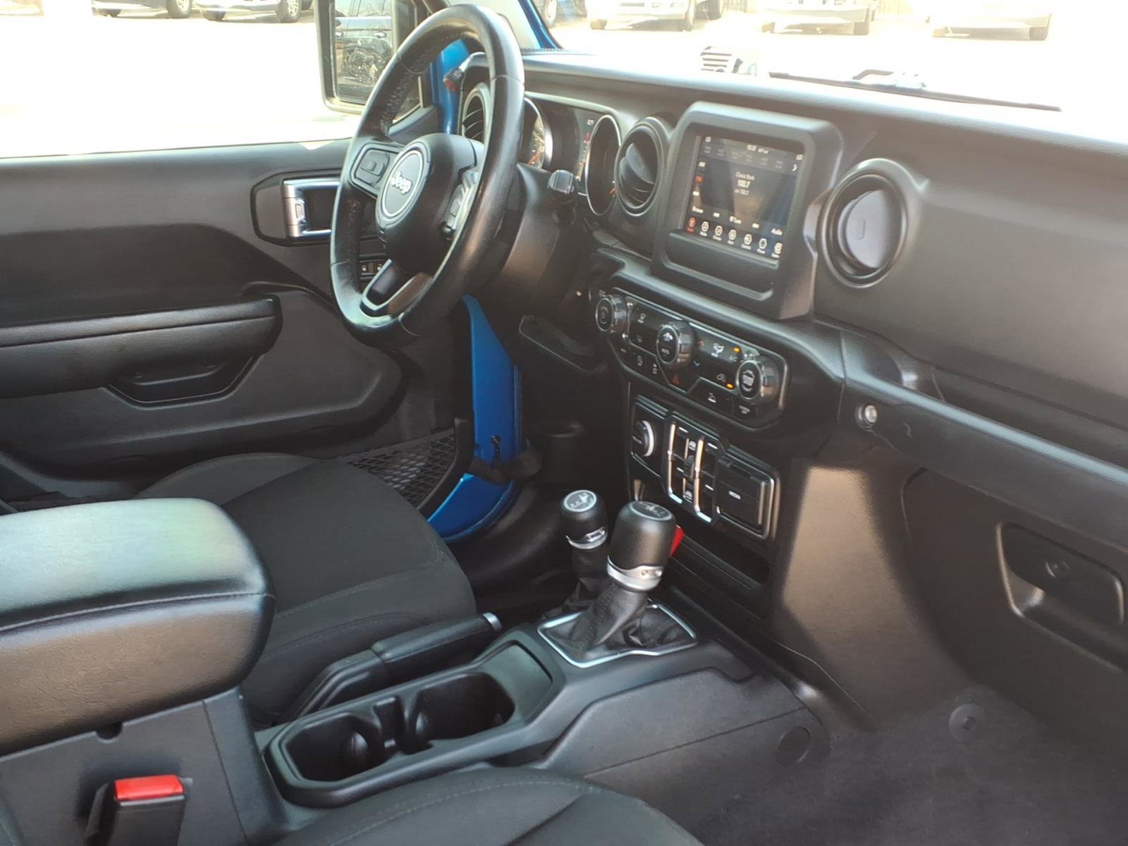 Used 2021 Jeep Gladiator Sport image 10