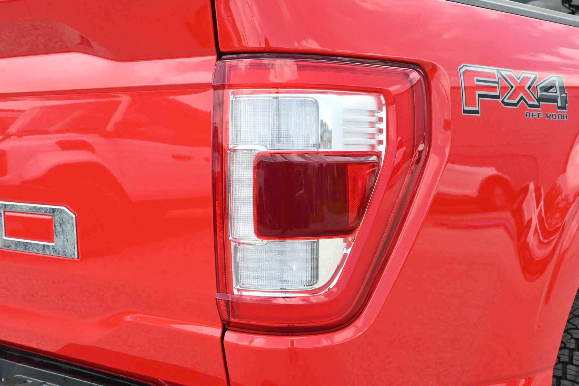 Certified 2023 Ford F150 Lariat w/ FX4 Off-Road Package AWD/4WD image 20
