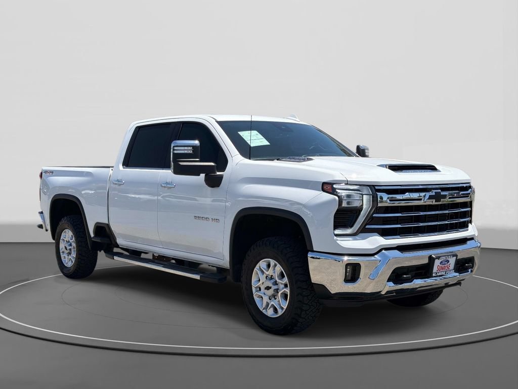 Used 2024 Chevrolet Silverado 2500 LTZ AWD/4WD image 4