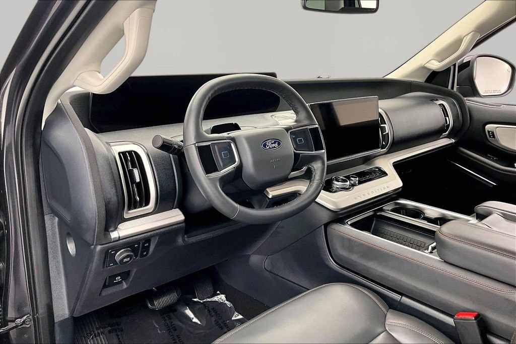 Certified 2025 Ford Expedition Active AWD/4WD image 14