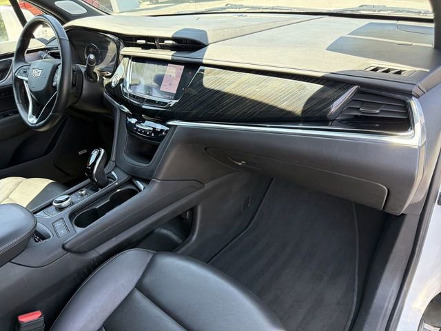 Used 2020 Cadillac XT6 Premium Luxury FWD image 32