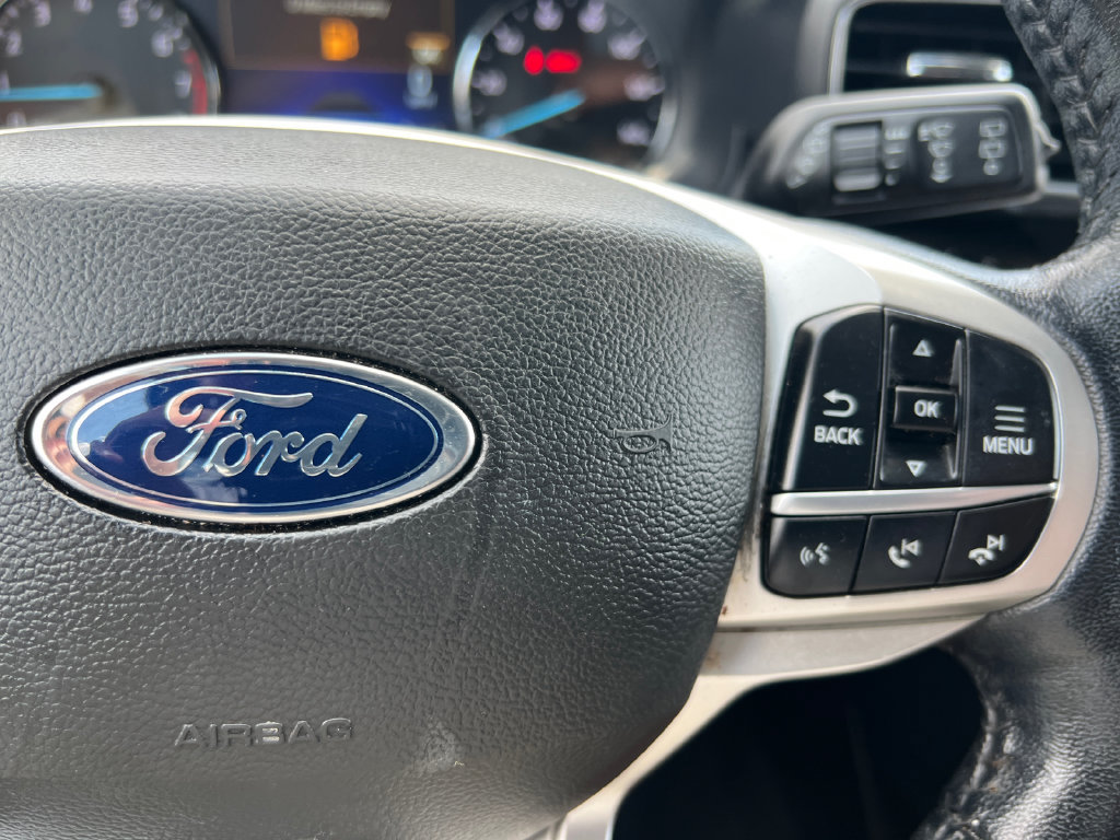 Certified 2022 Ford Explorer XLT w/ Equipment Group 202A AWD/4WD image 33